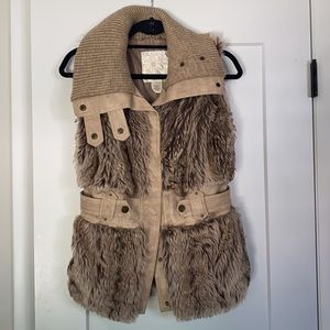 Arden B faux fur vest - size Small